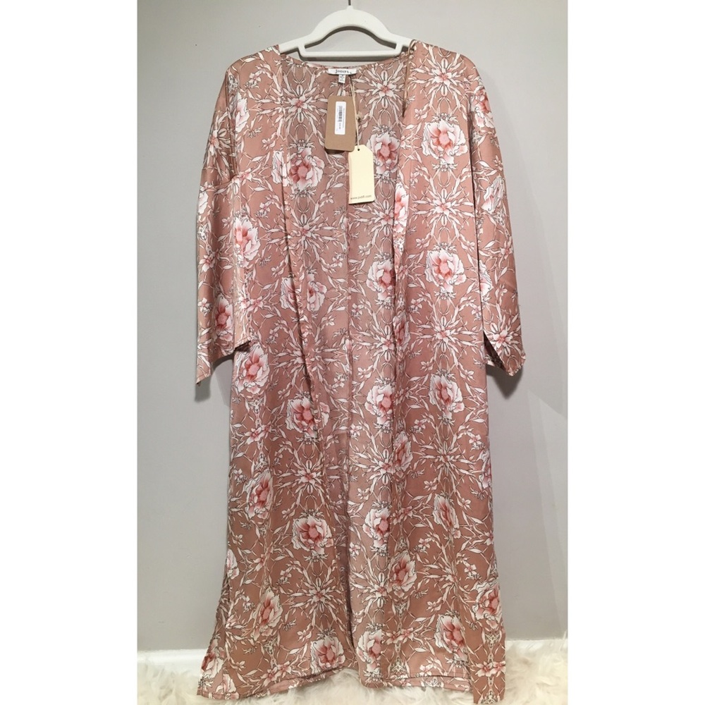 Jodifl Mauve Satin Pink / White Floral Kimono - Picture 2 of 6